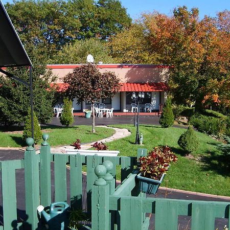 Capricorn Motel Royale 1000 Islands Lansdowne Dış mekan fotoğraf