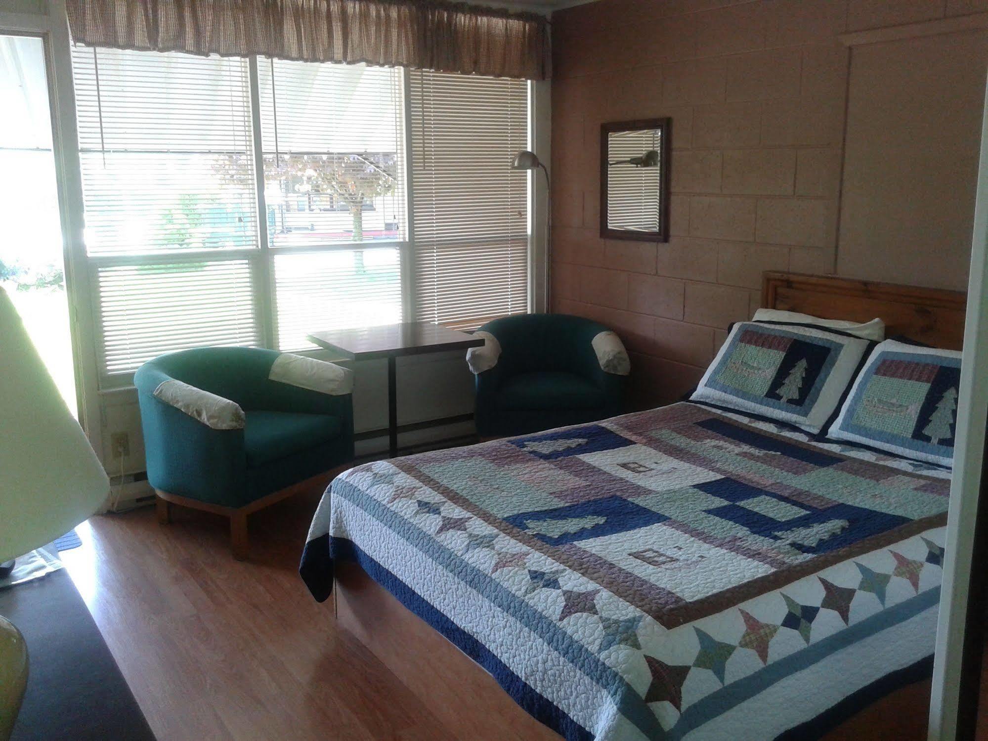Capricorn Motel Royale 1000 Islands Lansdowne Dış mekan fotoğraf