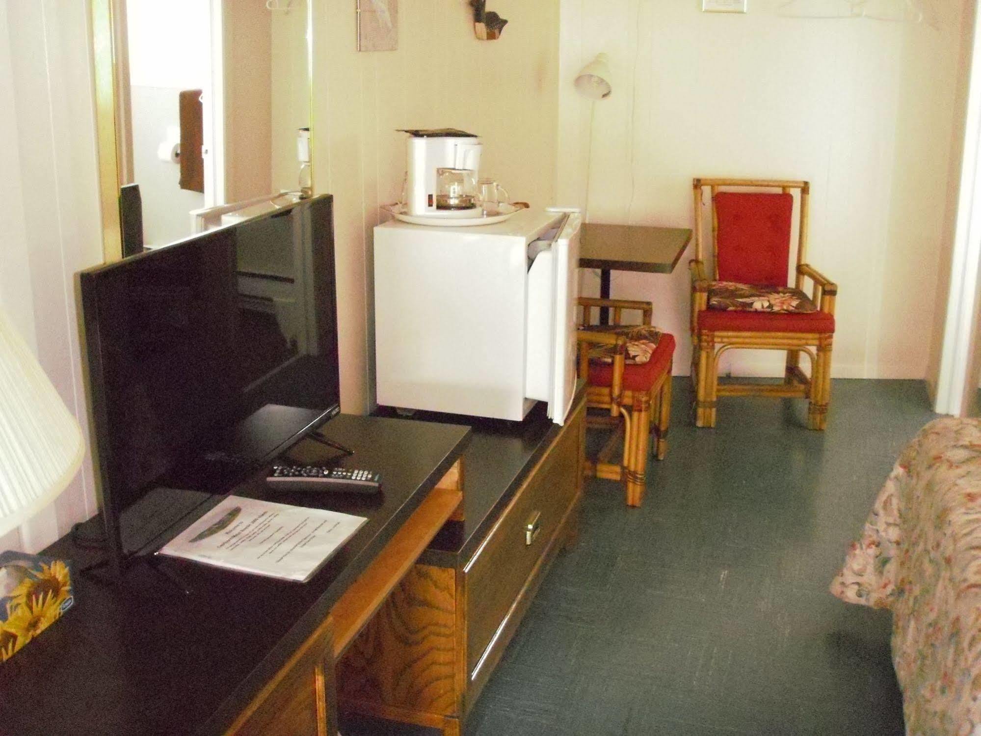 Capricorn Motel Royale 1000 Islands Lansdowne Dış mekan fotoğraf