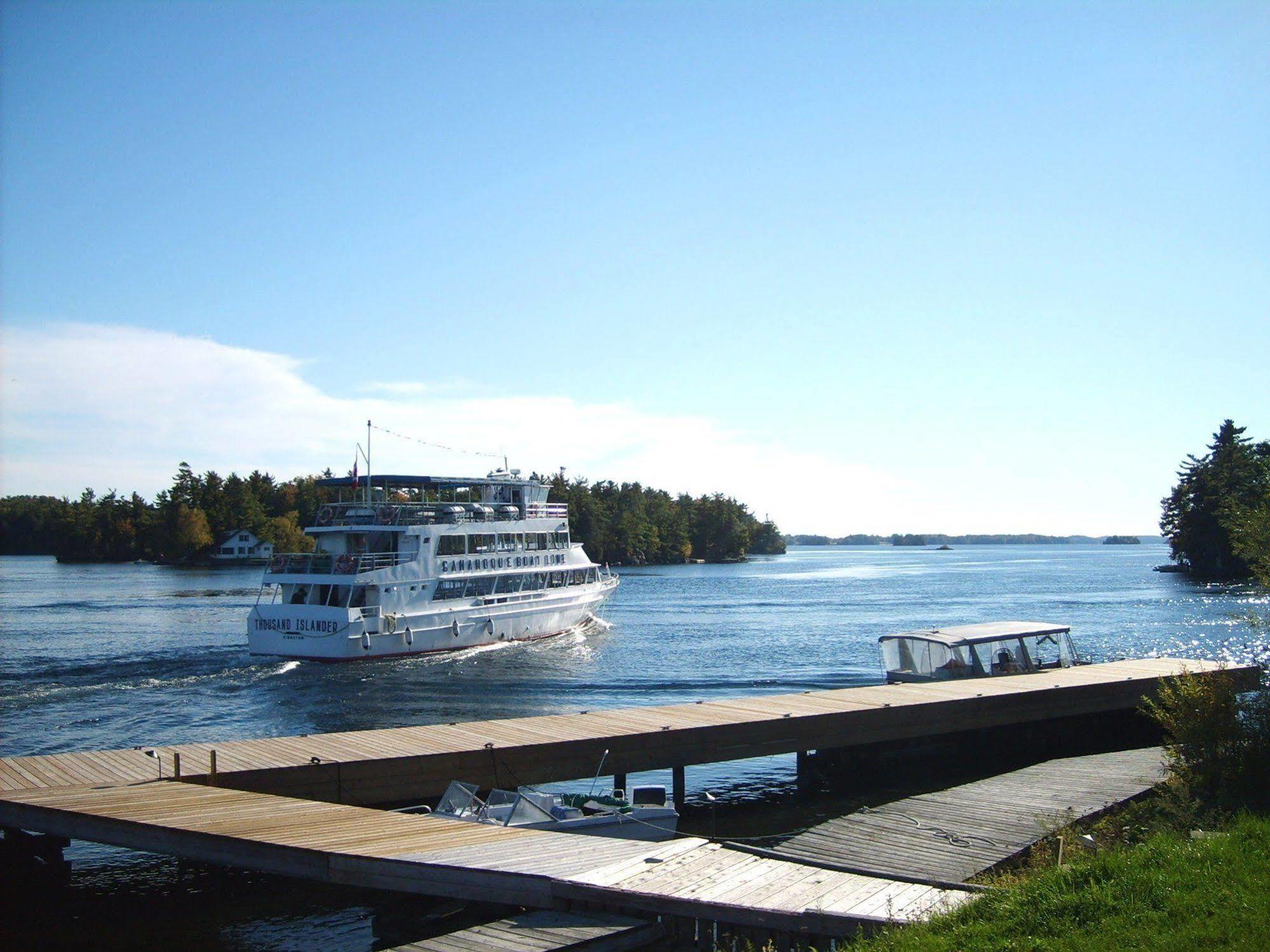 Capricorn Motel Royale 1000 Islands Lansdowne Dış mekan fotoğraf