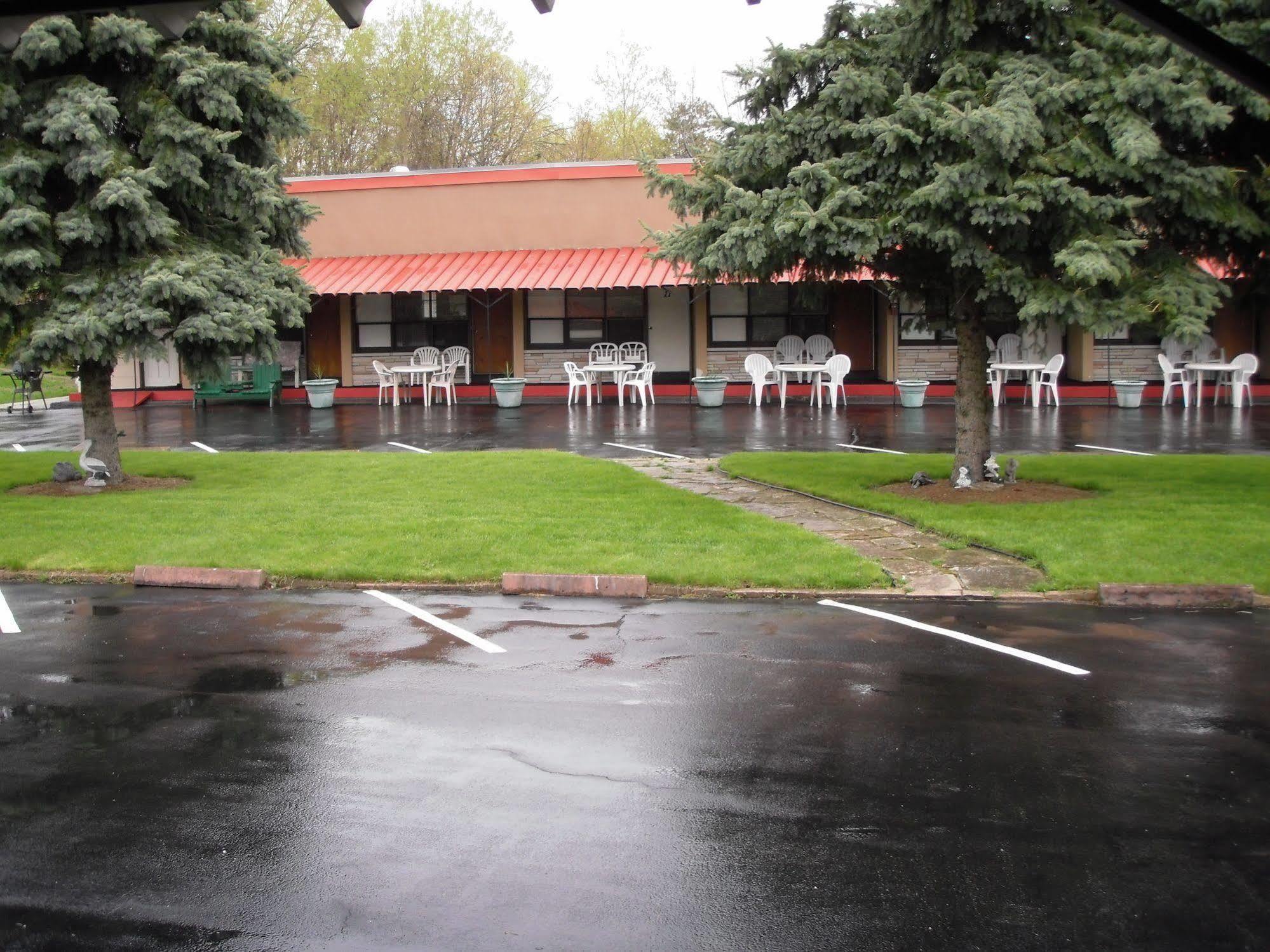 Capricorn Motel Royale 1000 Islands Lansdowne Dış mekan fotoğraf