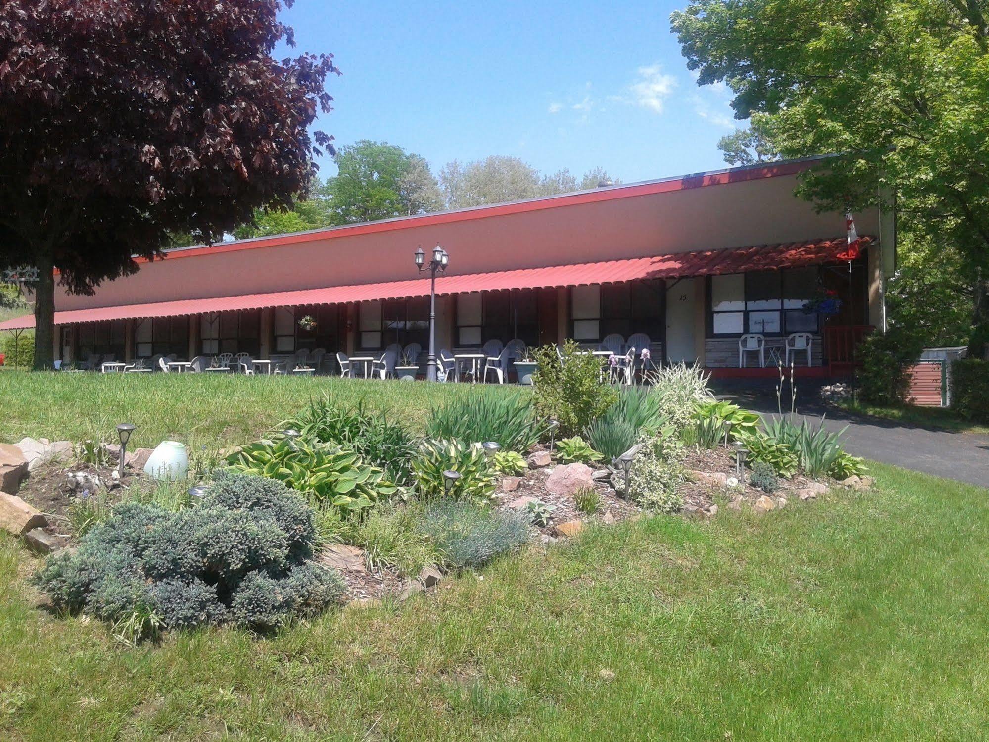 Capricorn Motel Royale 1000 Islands Lansdowne Dış mekan fotoğraf
